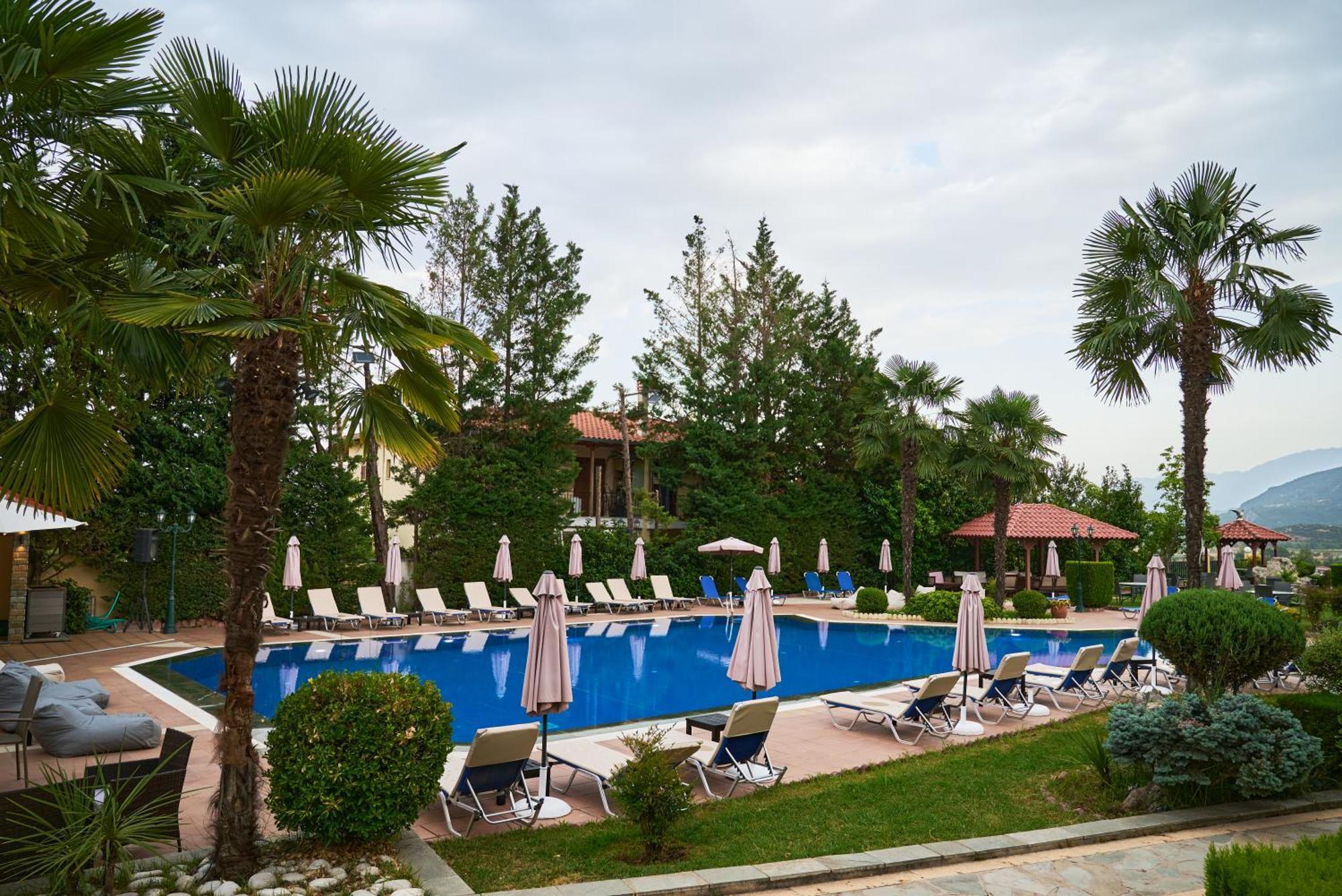 Famissi Suites 1 Калампака Экстерьер фото