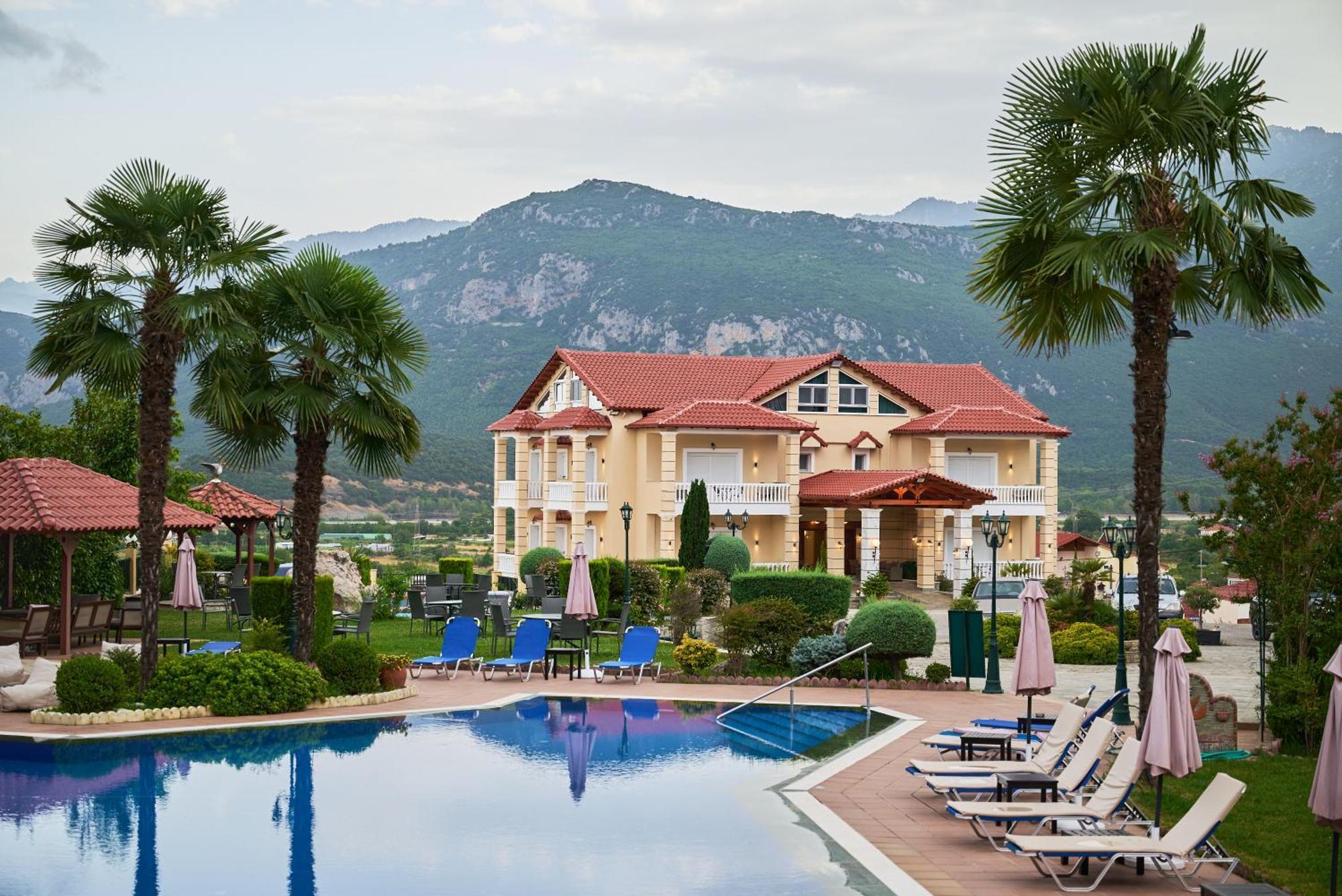 Famissi Suites 1 Калампака Экстерьер фото