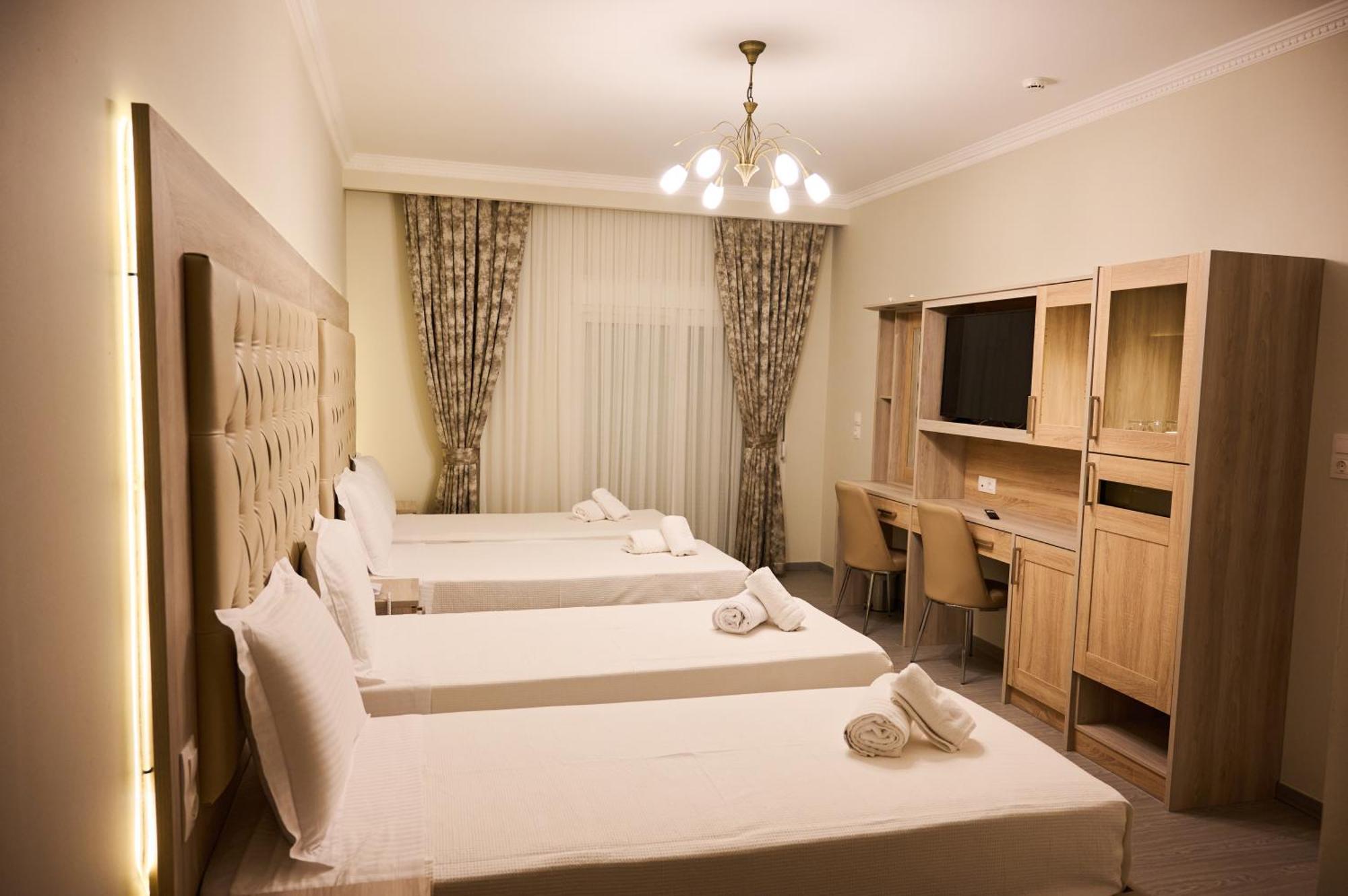 Famissi Suites 1 Калампака Экстерьер фото